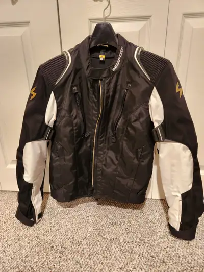 Almost new Scorpion motorcycle jacket. The jacket has an internal shell that could be remove in the...