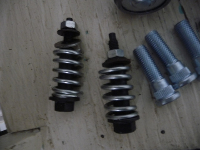 Jeep liberty 2002-07, tie rod end(droit)studs roue,spring silenc dans Autres pièces et accessoires  à Granby - Image 3