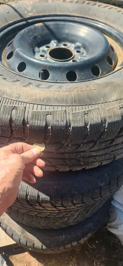 4 tires on 17 in ford f50. 450$