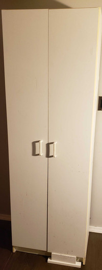 6 ft white pantry/cabinet, 3 shelves, $40 as-is. Read on!
