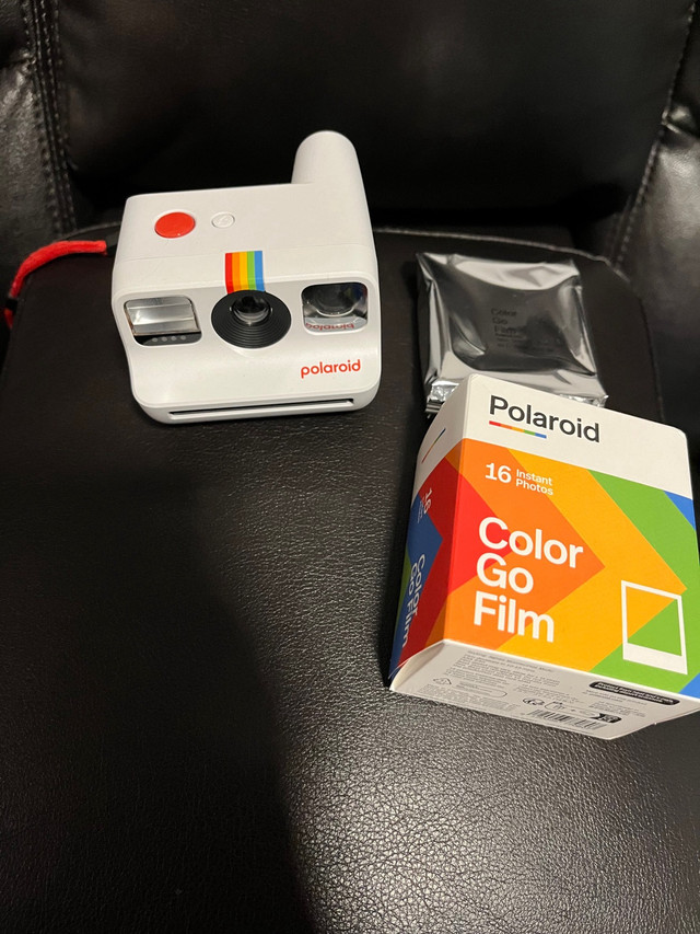 Polaroid Go Gen 2 camera in Cameras & Camcorders in Winnipeg