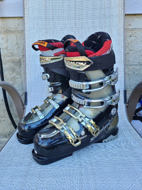 Salomon 26.5 ski boots