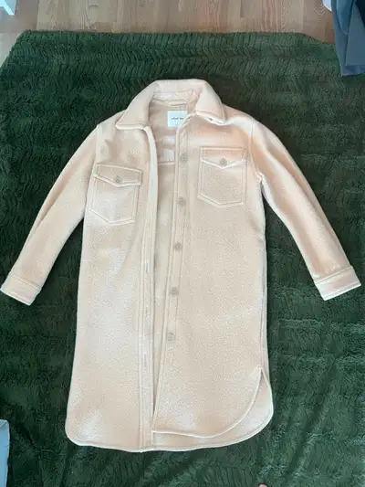 Selling: Aritzia's Wilfred The Ganna Shirt Jacket Long Worn only once — like new From a smoke-free,...