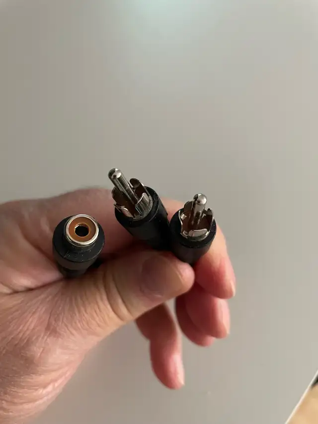 RCA Y-Adapter Cable531197328444641281
