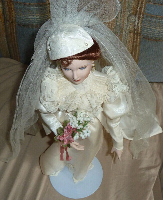 Collector doll by Ashton Drake in Arts & Collectibles in Hamilton - Image 4