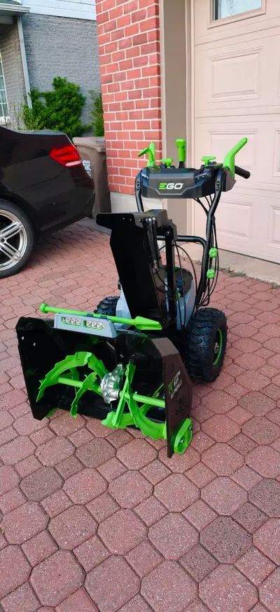Souffleuse à neige EGO 56V à 2 phases, 24 po, autotractée – MACHINE SEULEMENT (sans batteries ni cha...