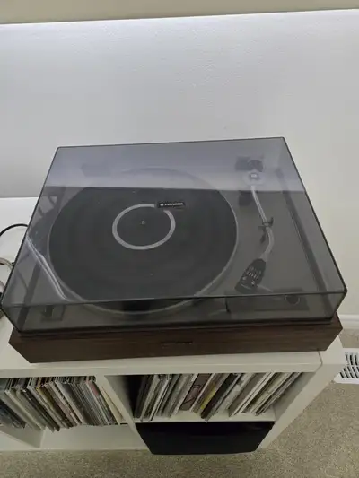 Vintage Pioneer ES-2000 Stereo Turntable, View more