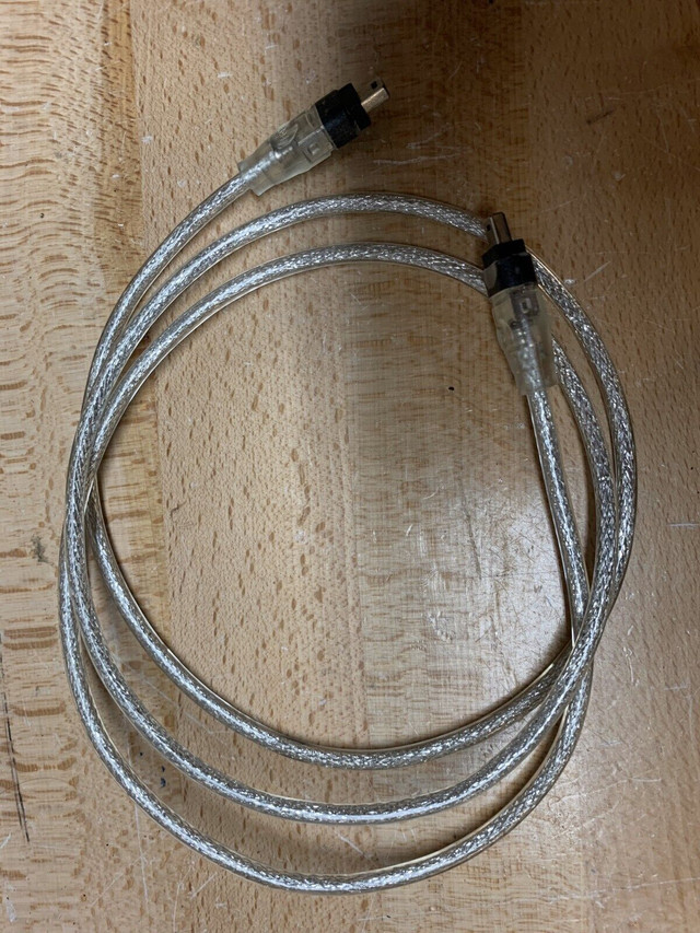 Câble 4pi Firewire a donner  dans Câbles et connecteurs  à Longueuil/Rive Sud
