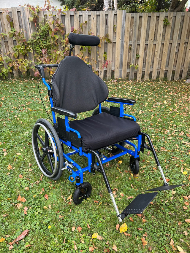 Custom STP HD Superlift Wheelchair. in Health & Special Needs in Thunder Bay - Image 3