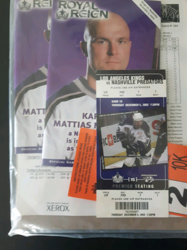 Vintage NHL Game Day Programs.(Leafs & LA Kings & Van.) NP
 in Arts & Collectibles in Vernon - Image 4