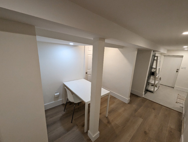 SHARING 2 BEDROOM APARTMENT **FEMALE** in Room Rentals & Roommates in City of Toronto - Image 3