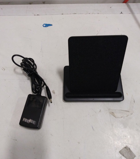 ANKER WIRELESS CHARGING DOCK FOR KINDLE PAPER WEIGHT SIGNATURE in General Electronics in Markham / York Region - Image 3