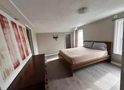 Room for rent in Trenton - August 15th. Short or long term