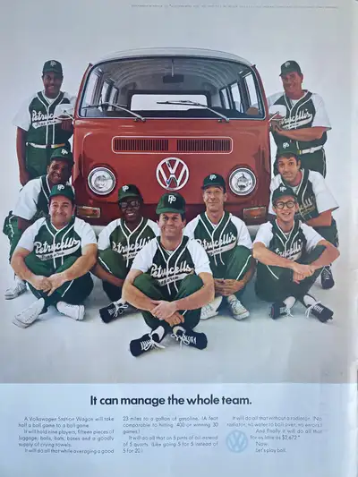 « It can manage the whole team. » Dimensions : 10 1/4 inches wide by 13 1/2 inches high. In excellen...