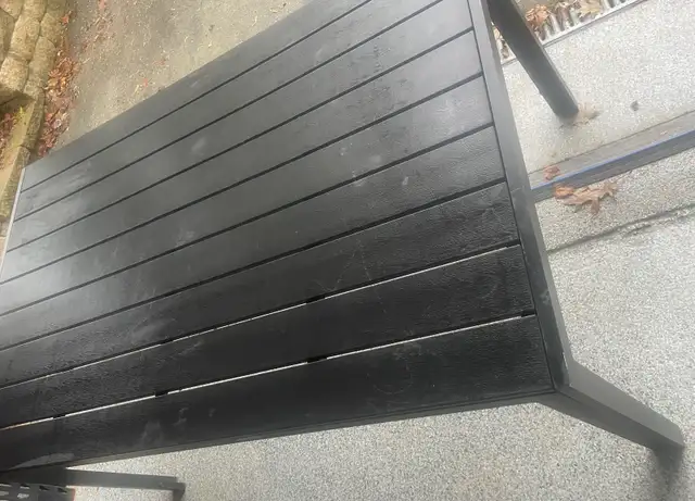 PATIO TABLE AND CHAIRS in Patio & Garden Furniture in Oakville / Halton Region - Image 4