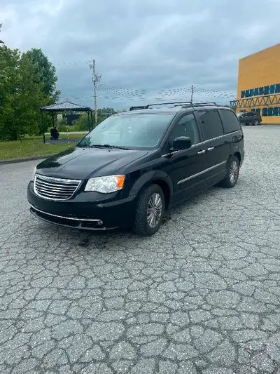 Chrysler town and country 2014