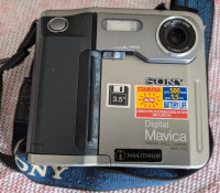 Sony Mavica MVC-FD5 Digital Still Camera