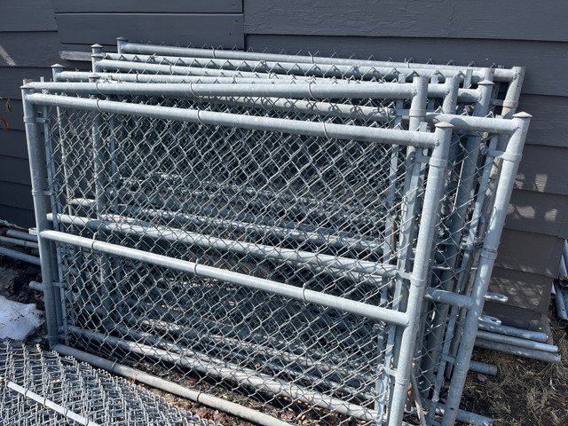 Chain links panels  in Decks & Fences in Saskatoon - Image 2