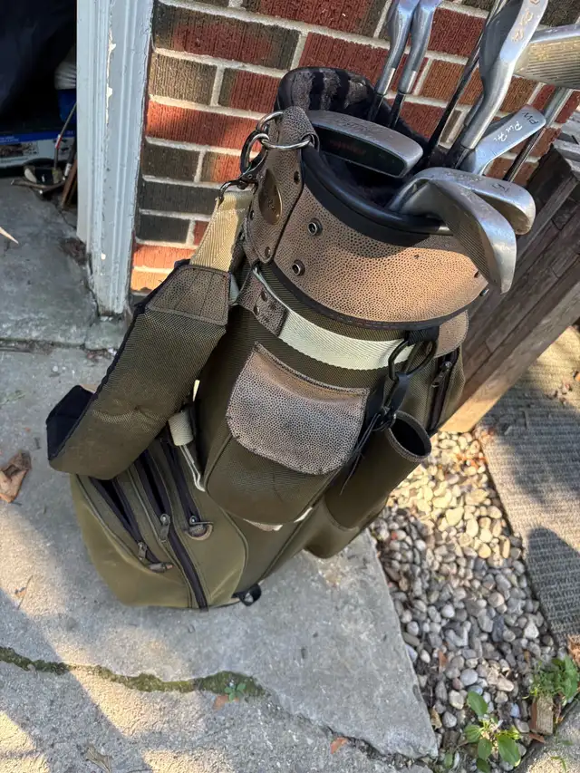 Full set men’s right handed golf clubs and bag  in Golf in Guelph - Image 6