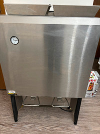 Commercial Milk Dispenser, Model SKMAJ2/C4