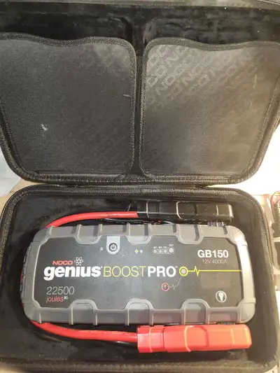 NOCO genius GB150 4000 amp heavy duty booster, can boost heavy duty diesel engines. Only used a coup...