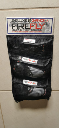 New MEDIUM Deluxe FireFly rollerblading protection set, $15