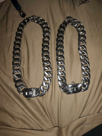PENDING.   Strong stainless steel dog chains