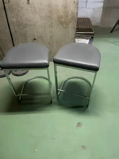 2 bar stools, View more