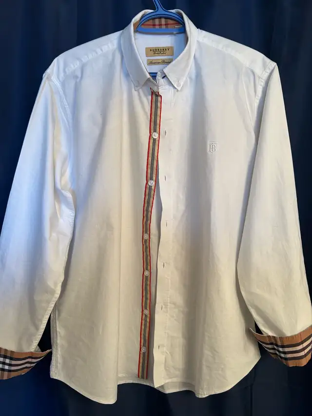 Burberry Men's Classic Collar Embroidered and golf Logo Shirt in Men's in Mississauga / Peel Region - Image 2