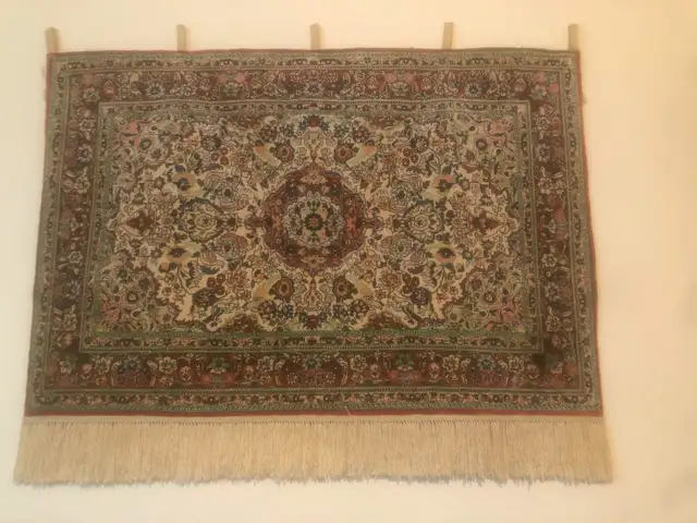 Wall carpet (Persian/handwoven) in Rugs, Carpets & Runners in Ottawa - Image 2