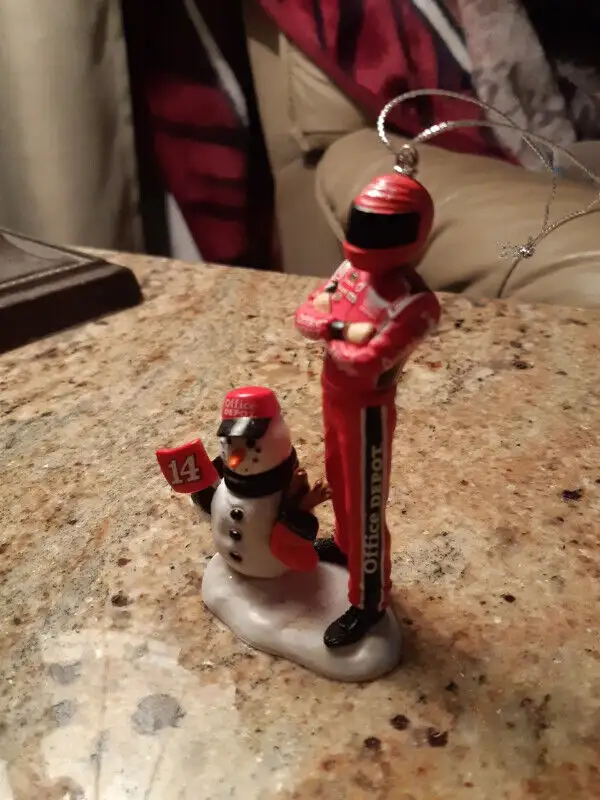 ~ $25.00 ~ RARE~ Stewart - Haas #14 Nascar Christmas Ornament in Arts & Collectibles in St. Catharines - Image 6