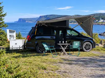 Conversion 5 Mars VR avec TOIT POP-UP D’ORIGINE ET SIÈGE PASSAGER PIVOTANT Dodge grand caravan GT av...