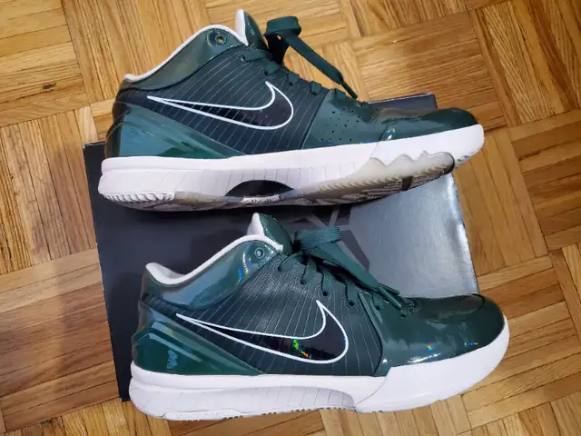 2019 Kobe IV protro undefeated kobe 4 milwaukee bucks size 10.5 in Men's Shoes in Hamilton - Image 3