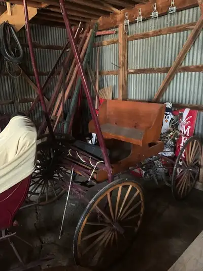 Horse drawn vehicle-runabout/doctors buggy, View more