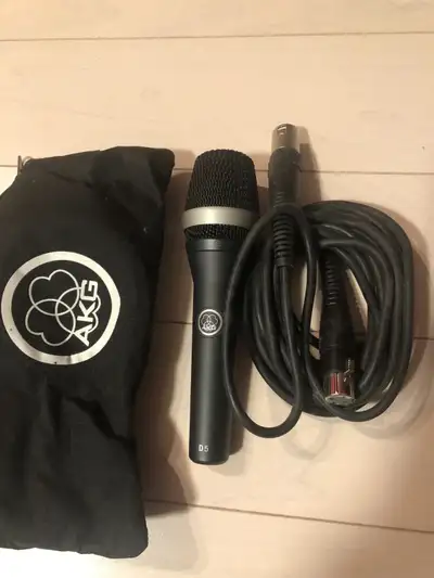 AKG D5 Dynamic Vocal Microphone + XLR Cable & Padded Bag, View more