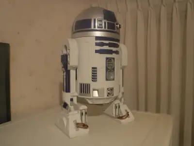 18-inch r2d2.as is firm price.will not ship.