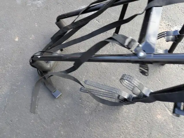 Yakima Kingjoe Pro Bike Carrier Car Bike rack in Road in Oakville / Halton Region - Image 4