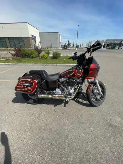 2009 Harley Davidson Street Bob. Custom paint 107 cubic inch twin cam motor (rebuilt 15000kms ago) S...