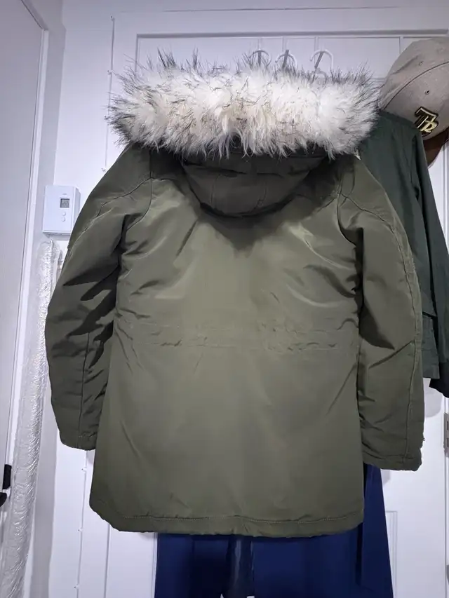 Misty Mountain women’s winter coat SMALL in Women's - Tops & Outerwear in City of Montréal - Image 8