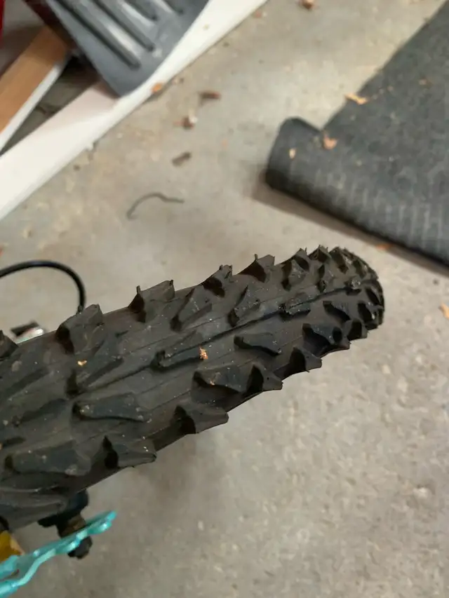 20” mountain bike- 6 shifts  in Kids in London - Image 7