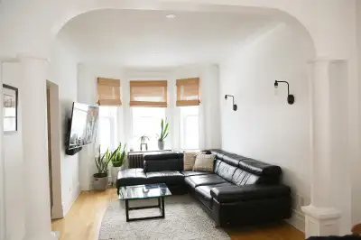 Grand 4 ½ avec stationnement inclus /Large 4½ apartment with par