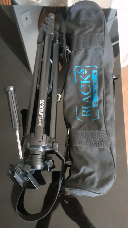 Blacks Tripod BX-75 with carrying case in Cameras & Camcorders in Hamilton - Image 3