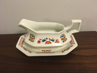 Vintage Classic JOHNSON BROTHERS Made In ENGLAND Gravy Bowl