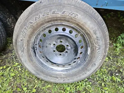 Apx 90% tread On 6 bolt wheel Barrie or Midland area