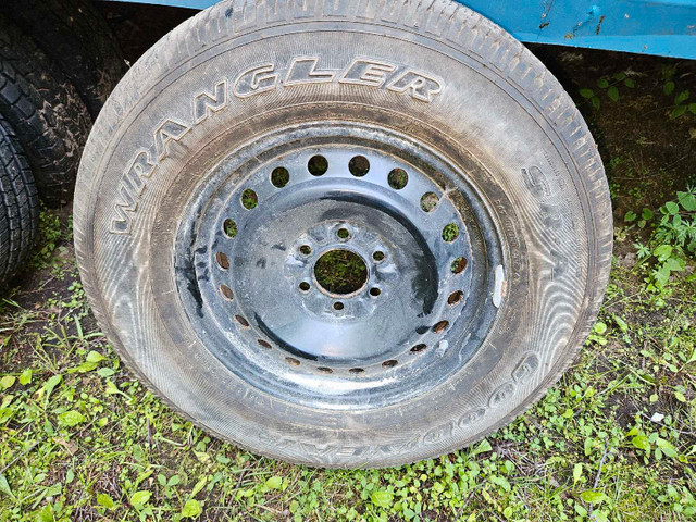 Goodyear Wrangler SR-A 275/65R18 in Tires & Rims in Barrie