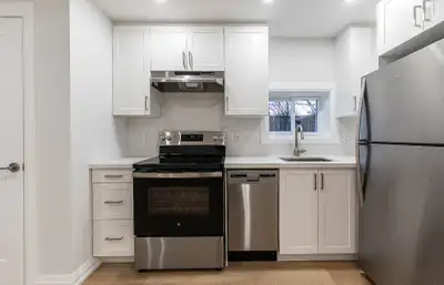 Welcome to this beautifully constructed garden suite in one of Hamilton's most desirable West Mounta...
