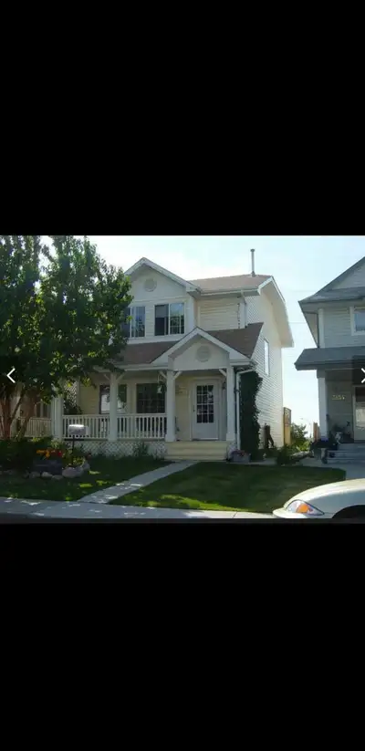 This beautiful 2-Story single family home is located on very quiet, close loop family friendly neigh...