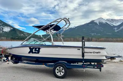 2006 MasterCraft X9 – Ski & Wake Boat Price: $43,500 Location: Banff, Alberta Selling our 2006 Maste...
