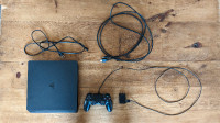 Playstation 4 Slim (+manette sans-fil avec chargeur USB)