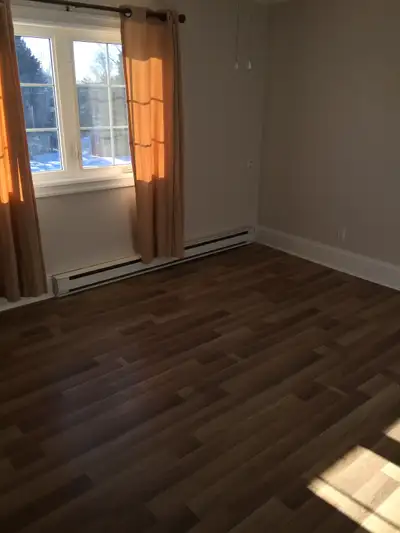 Logement à louer au deuxième d’un duplex deux chambres à coucher